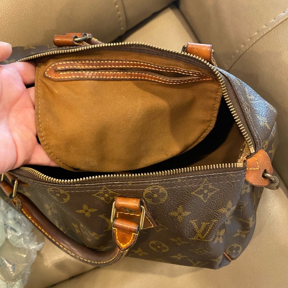Authentic Vintage Louis Vuitton monogram Speedy 30 hand bag - Picture 12 of 16